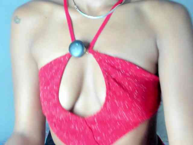 BarbieHotLaura webcam