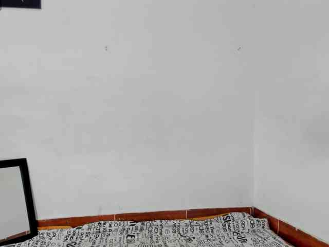 BarbieHotLaura webcam