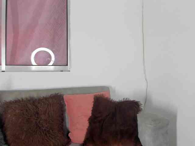 BarbieHotLaura webcam