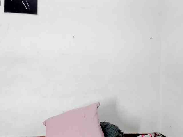 BarbieHotLaura webcam