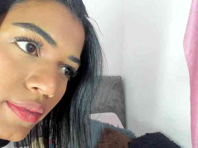 BarbieHotLaura webcam
