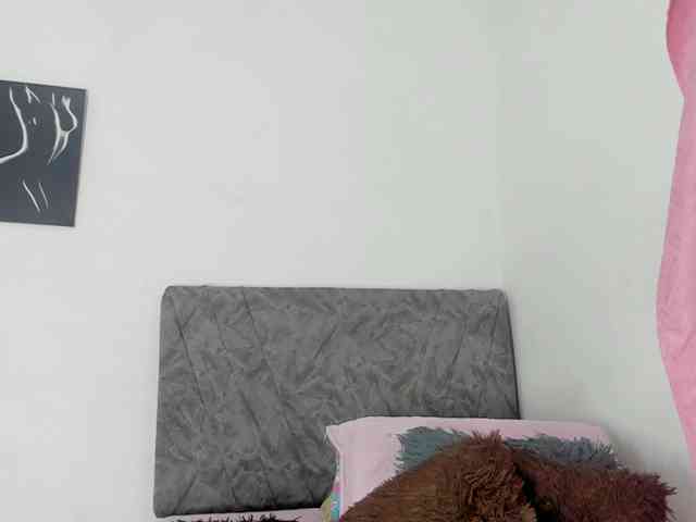 BarbieHotLaura webcam