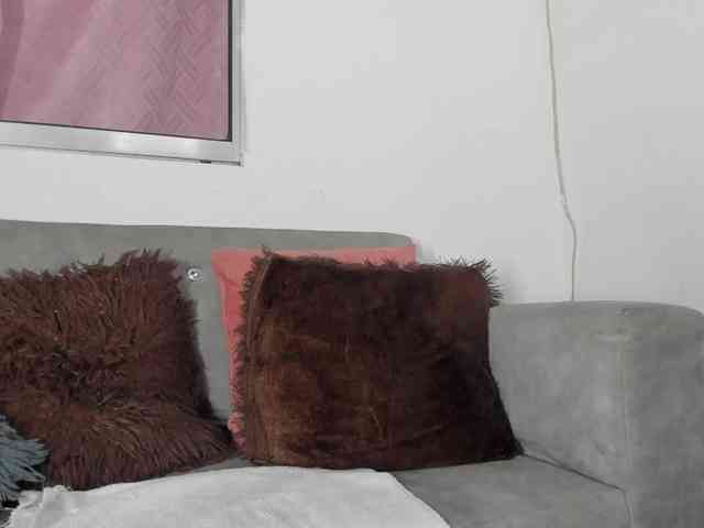 BarbieHotLaura webcam
