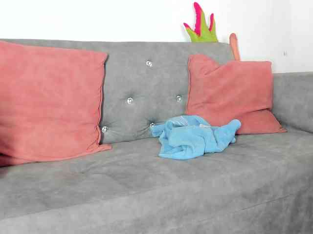 BarbieHotLaura webcam