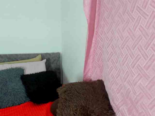 BarbieHotLaura webcam