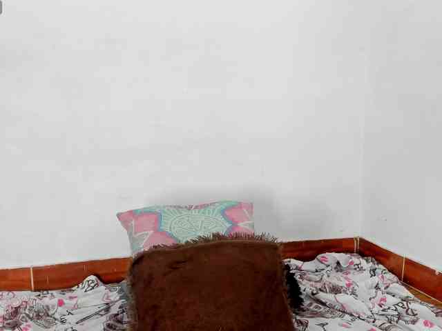 BarbieHotLaura webcam