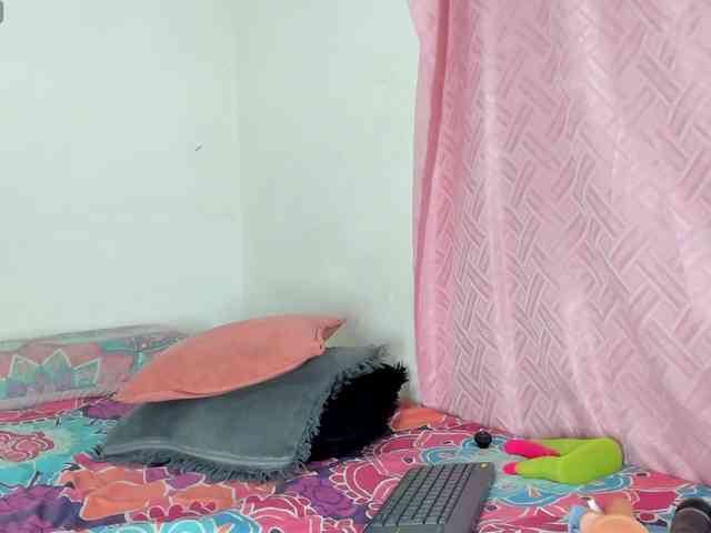 BarbieHotLaura webcam