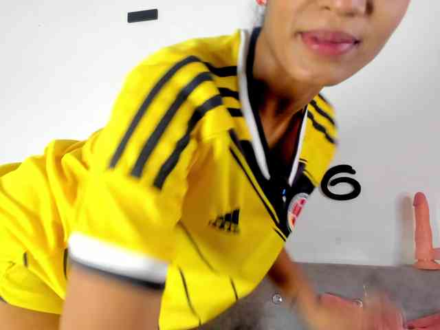 BarbieHotLaura webcam