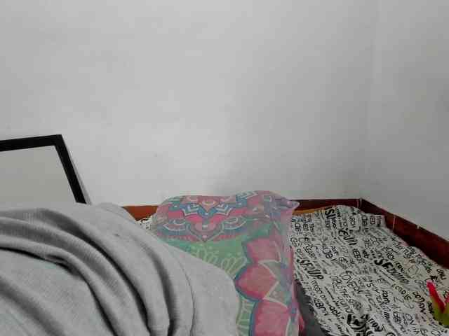 BarbieHotLaura webcam