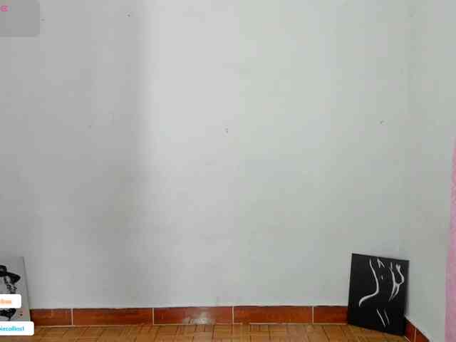 BarbieHotLaura webcam