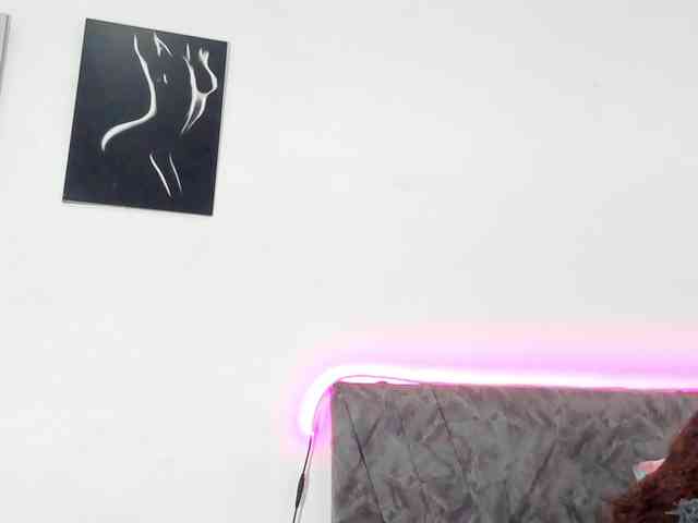 BarbieHotLaura webcam