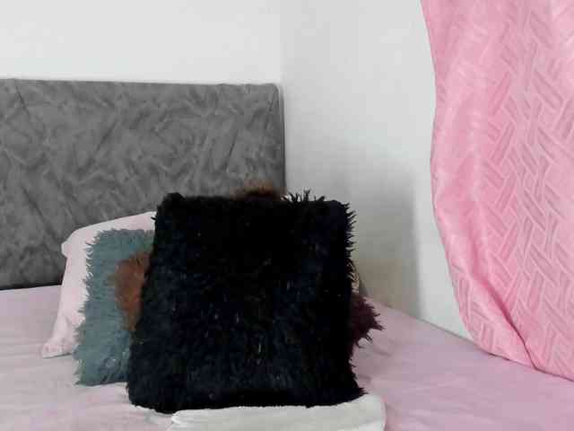 BarbieHotLaura webcam