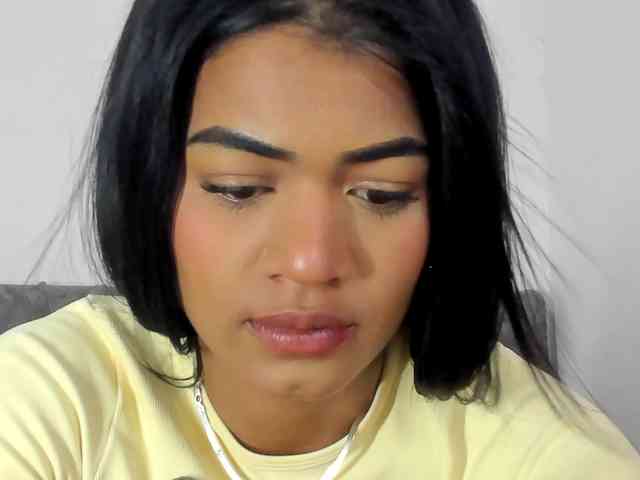BarbieHotLaura webcam