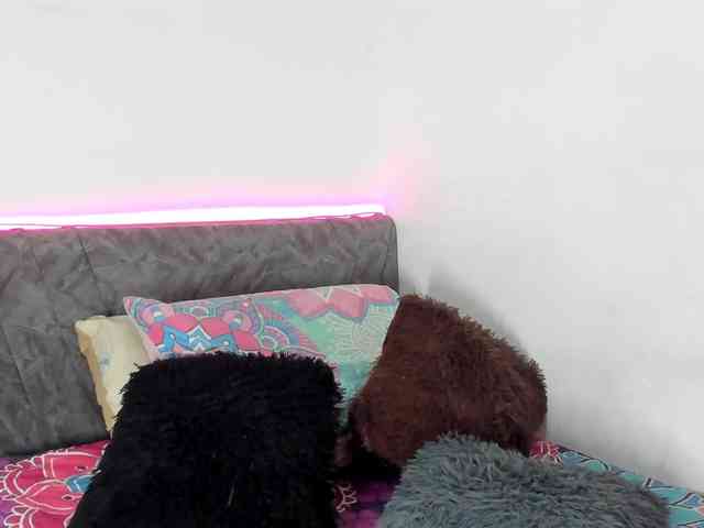 BarbieHotLaura webcam
