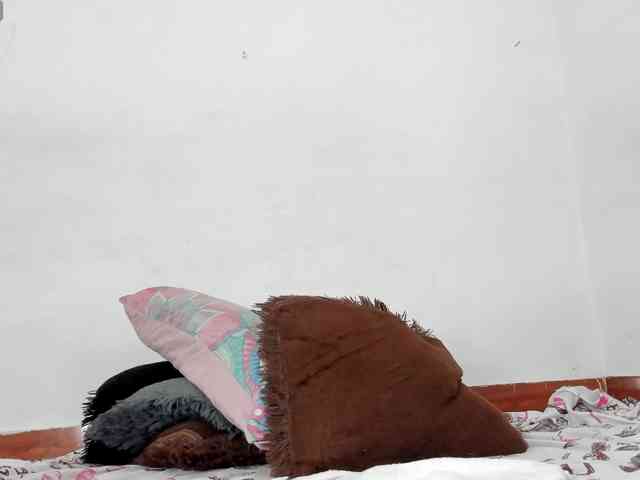 BarbieHotLaura webcam