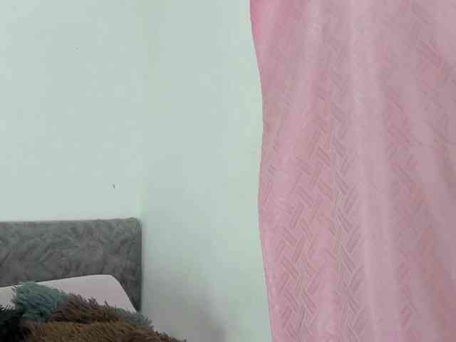 BarbieHotLaura webcam