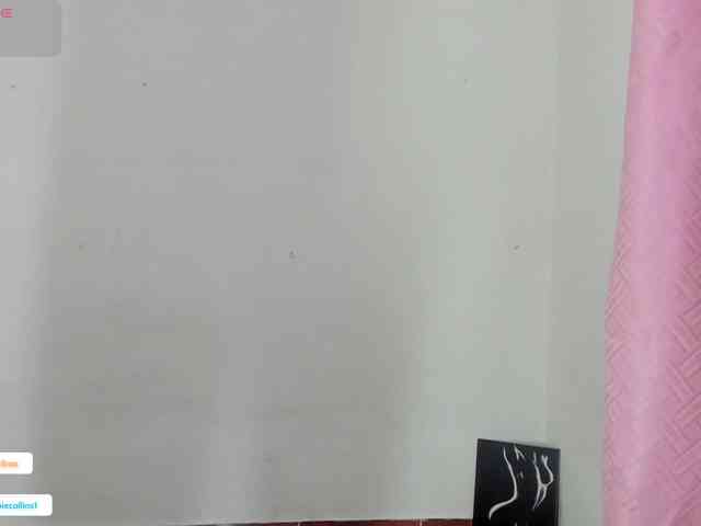 BarbieHotLaura webcam