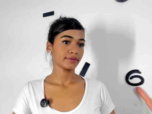 BarbieHotLaura webcam