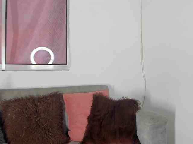 BarbieHotLaura webcam