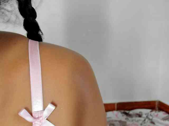 BarbieHotLaura webcam