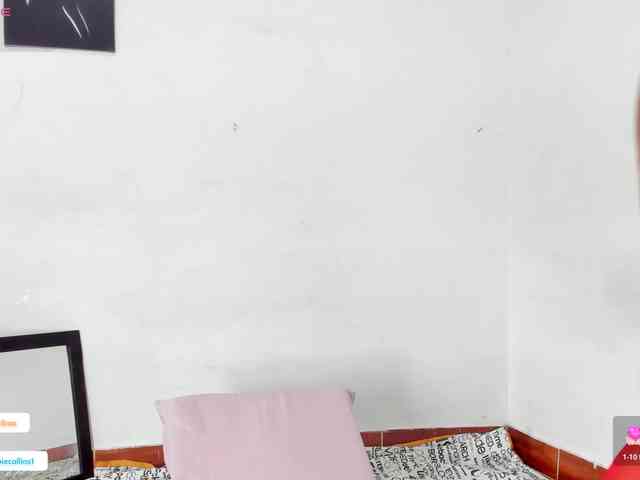 BarbieHotLaura webcam