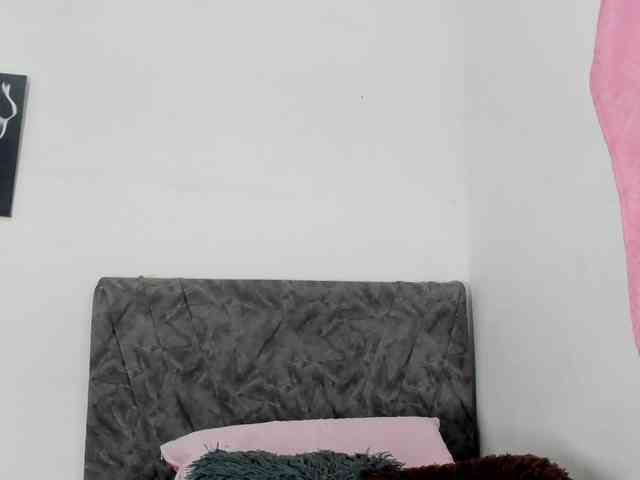 BarbieHotLaura webcam
