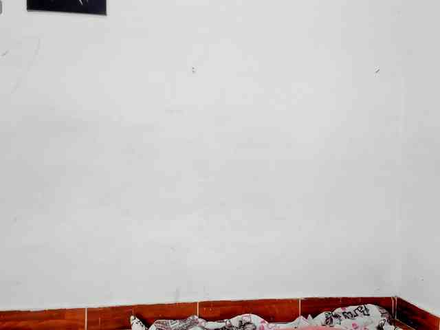 BarbieHotLaura webcam