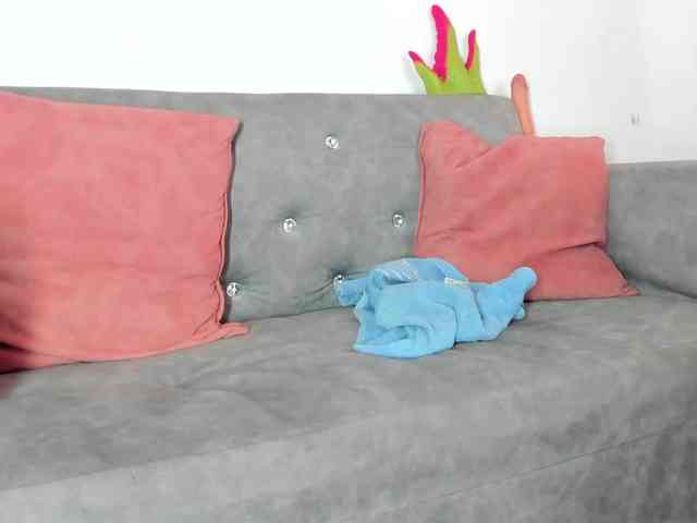 BarbieHotLaura webcam