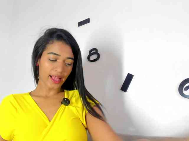BarbieHotLaura webcam
