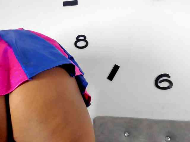 BarbieHotLaura webcam