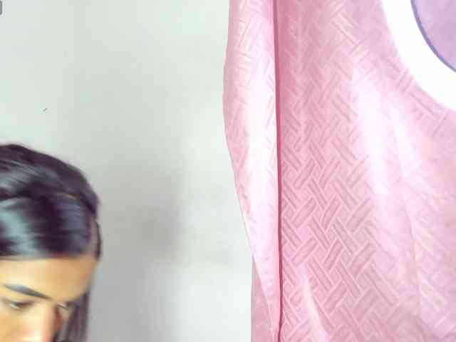BarbieHotLaura webcam