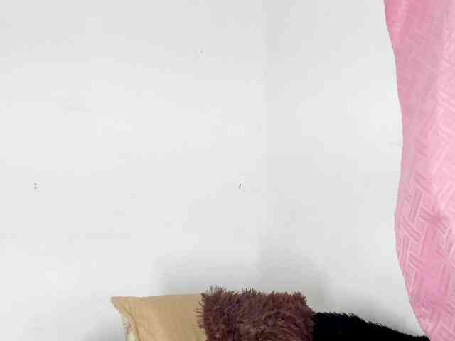 BarbieHotLaura webcam