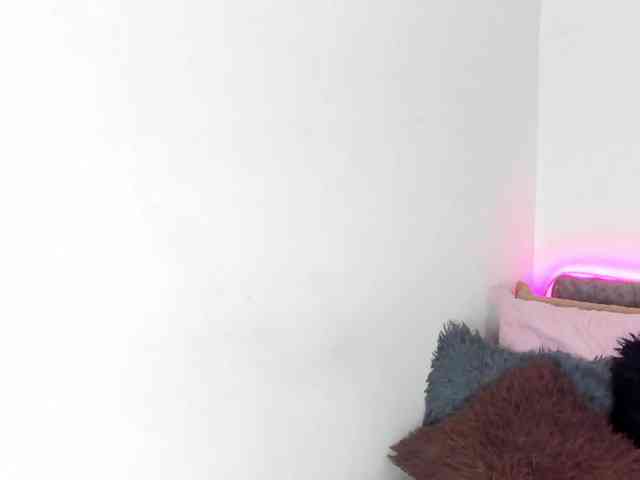 BarbieHotLaura webcam