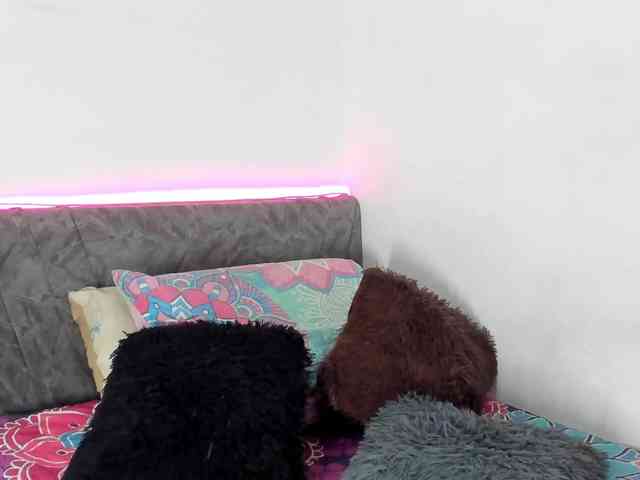 BarbieHotLaura webcam