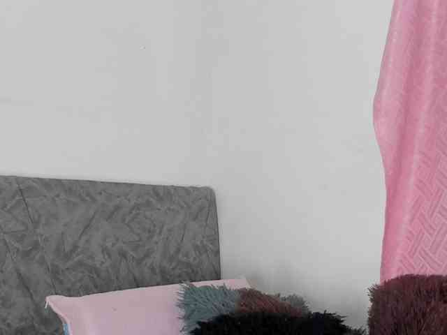 BarbieHotLaura webcam