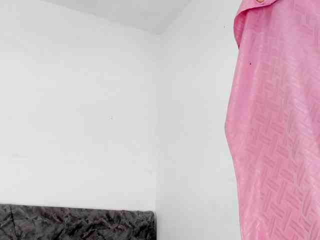 BarbieHotLaura webcam