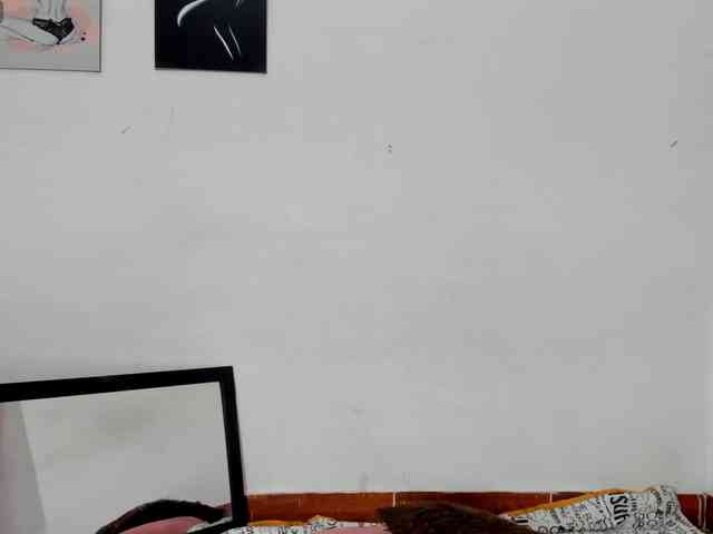 BarbieHotLaura webcam