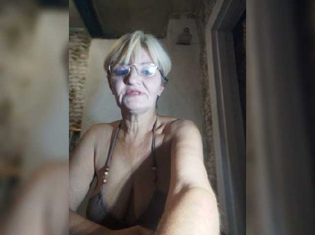 NikaGold45 live cam on BongaCams