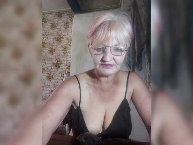 NikaGold45 live cam on BongaCams