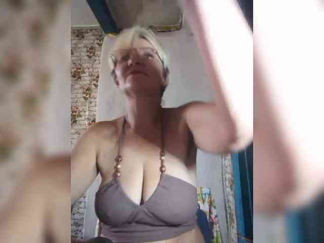 NikaGold45 webcam