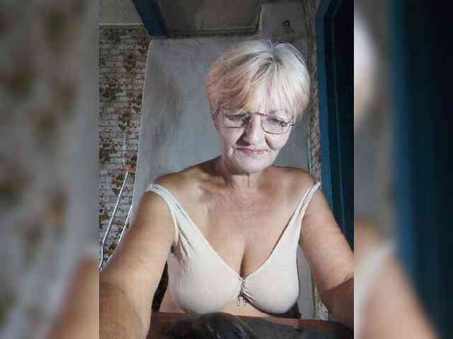 NikaGold45 Sex Cam Show