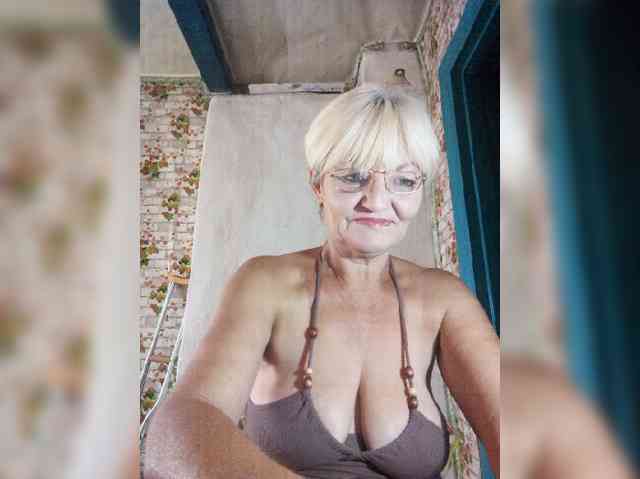 NikaGold45 webcam