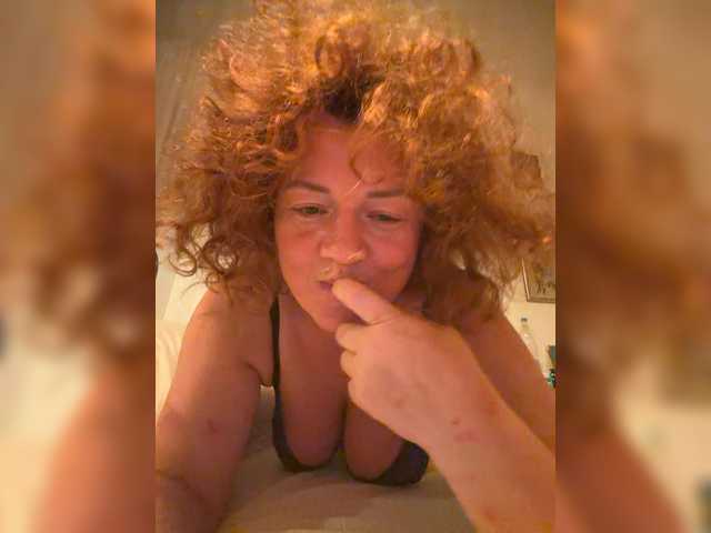 LadyReda live cam on BongaCams