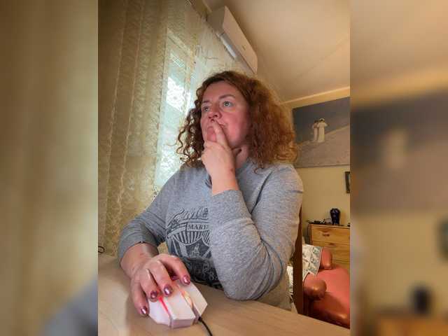 LadyReda live cam on BongaCams