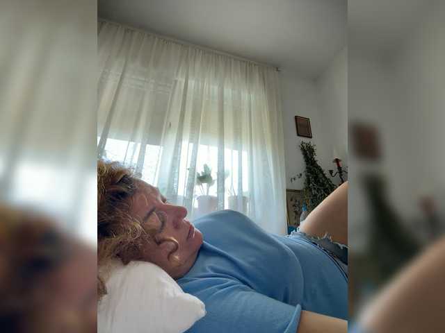 LadyReda live cam on BongaCams