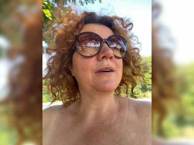 LadyReda live cam on BongaCams