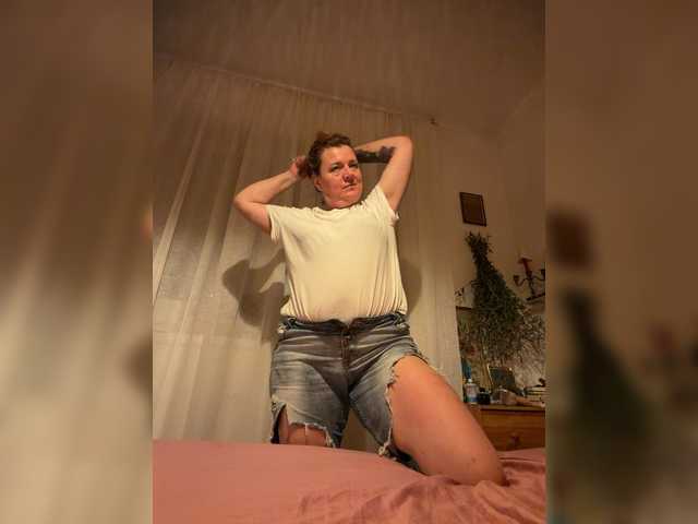 LadyReda live cam on BongaCams