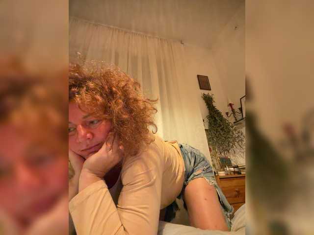 LadyReda live cam on BongaCams
