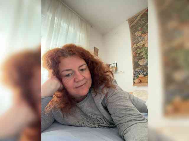 LadyReda webcam