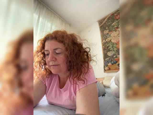 LadyReda webcam